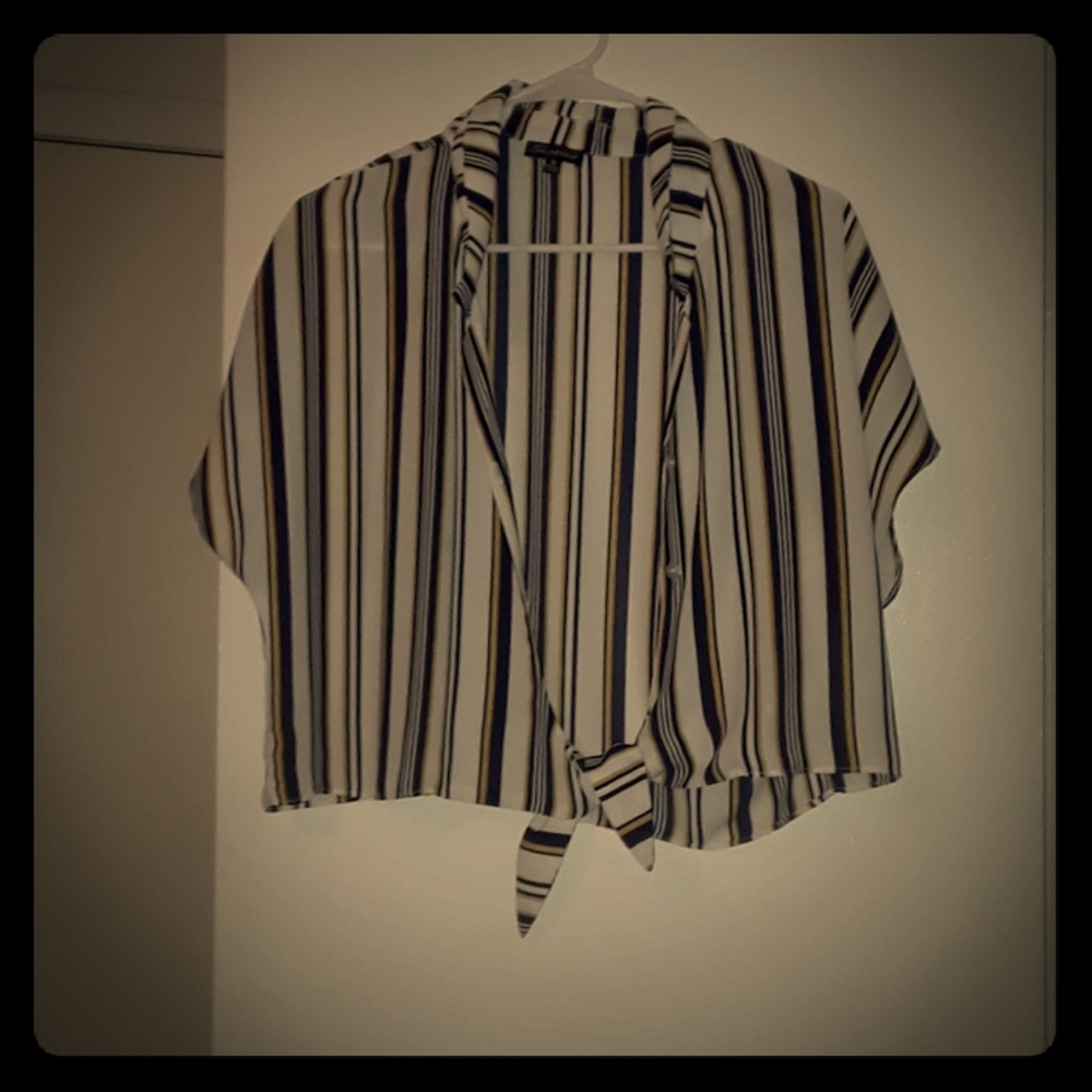 Crop top stripe shirt